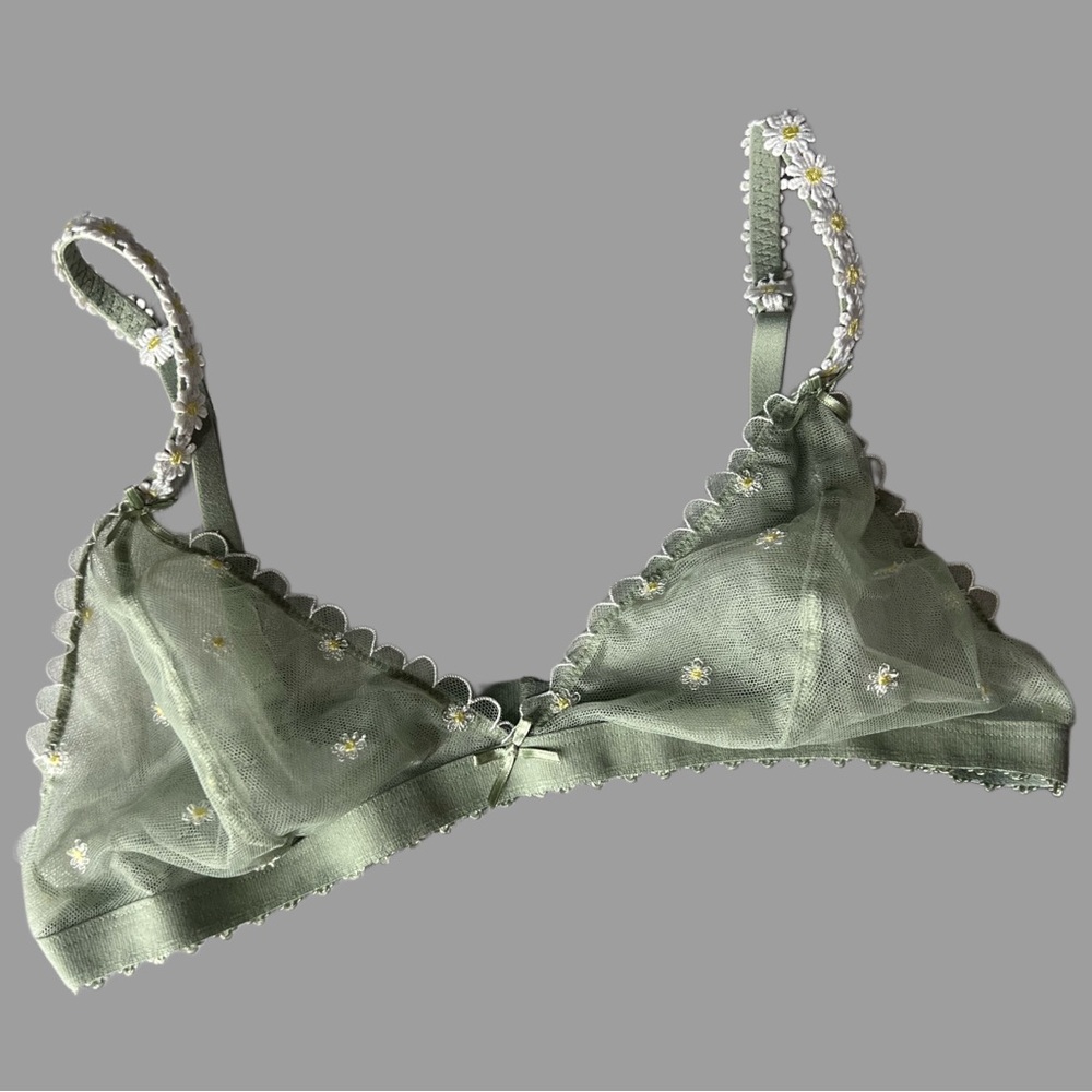 Daisy Embroidered Bralette  (VS PINK)